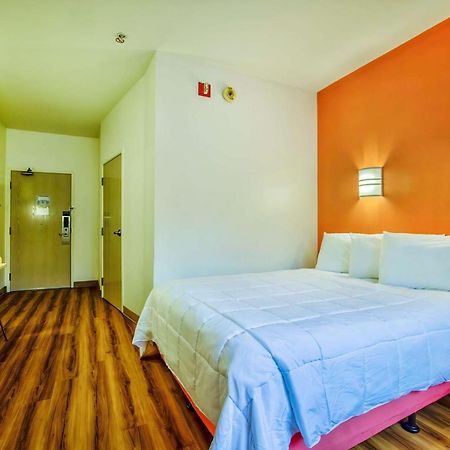 Motel 6-Burlington, On - Toronto West - Oakville Экстерьер фото