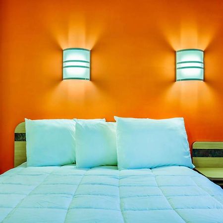 Motel 6-Burlington, On - Toronto West - Oakville Экстерьер фото
