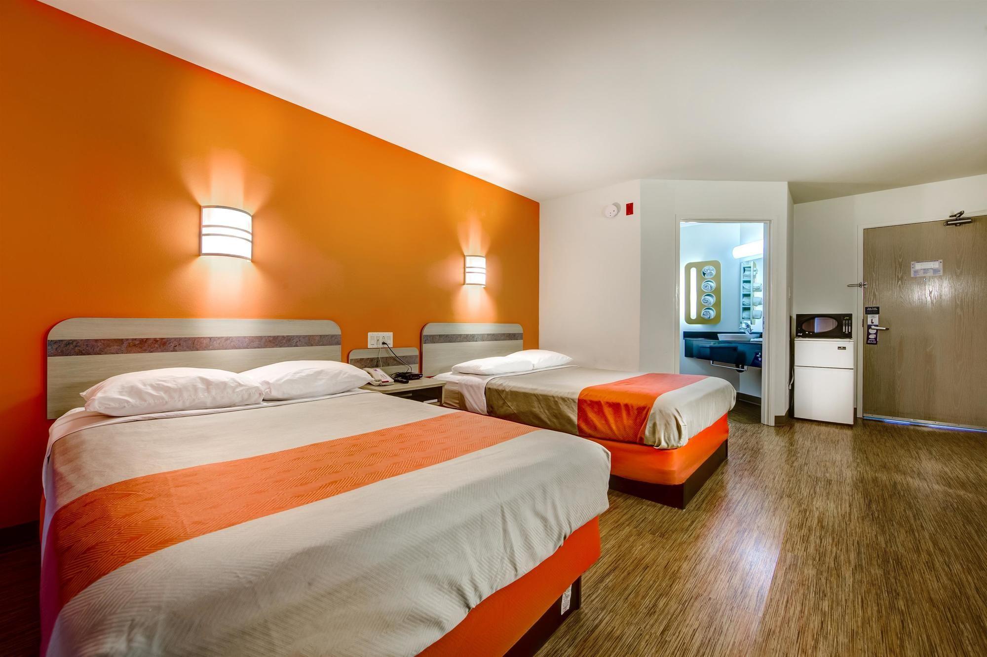 Motel 6-Burlington, On - Toronto West - Oakville Экстерьер фото