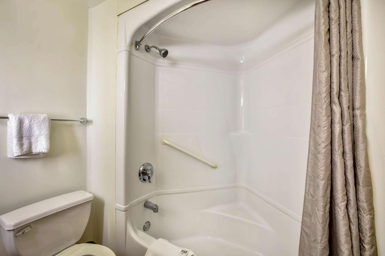 Motel 6-Burlington, On - Toronto West - Oakville Экстерьер фото